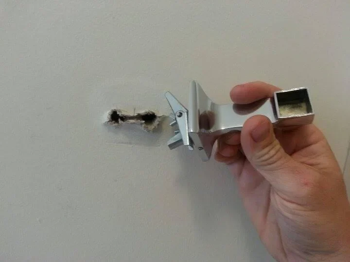 Can Wet 'n' Fix Stop Anchor Pull-Out?